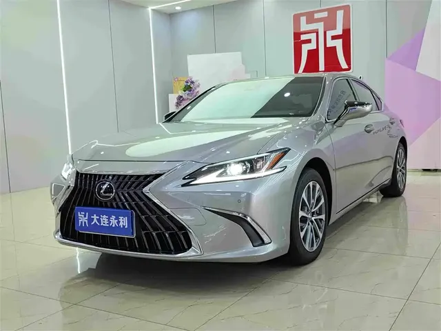 Lexus ES 2022 300h Excellence Edition