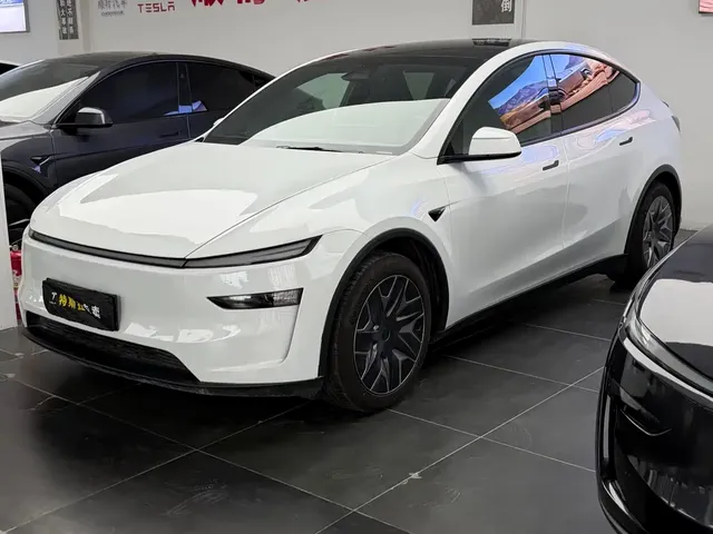 Tesla Model Y L 2025 Facelift Long Range AWD