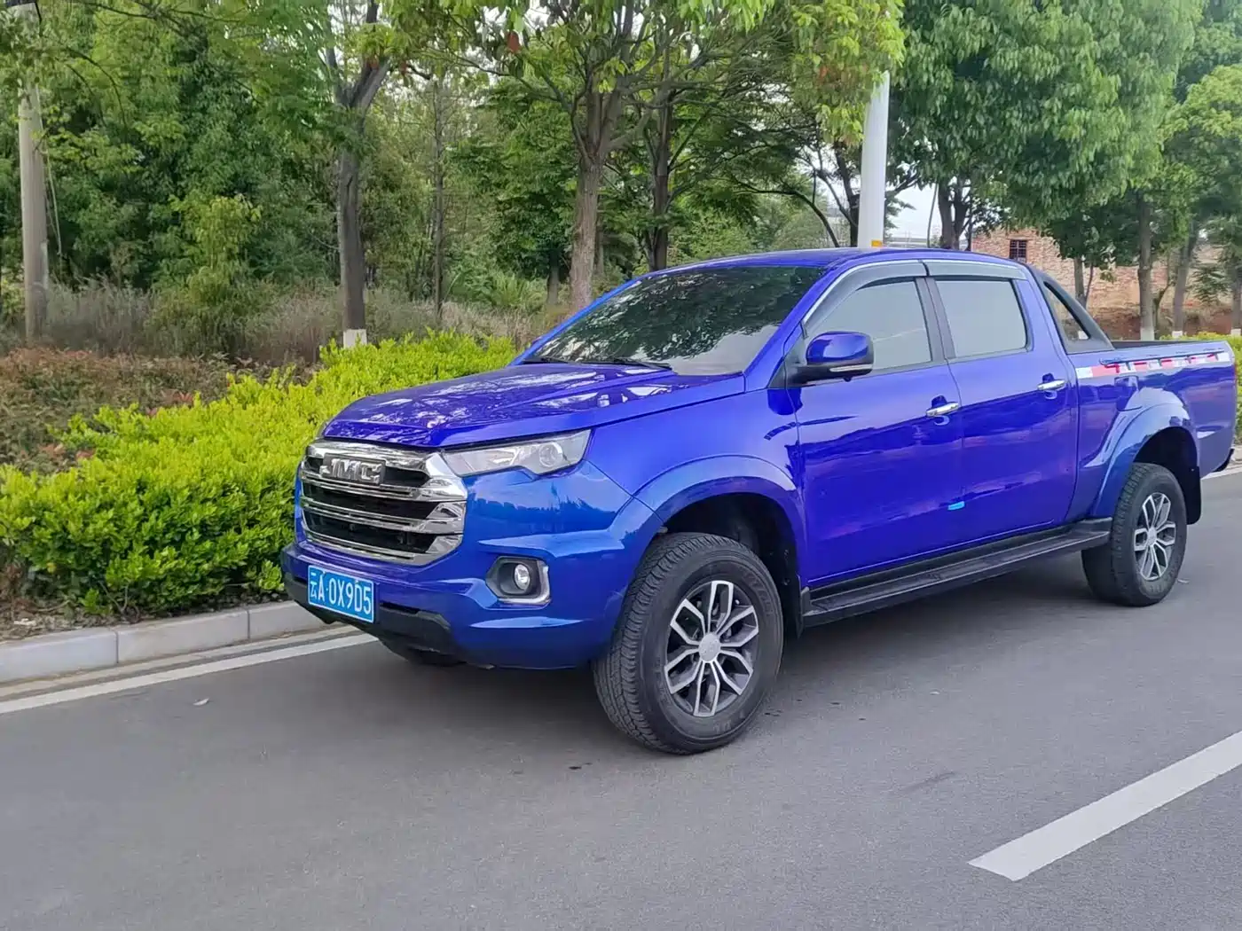 Jiangling Yuhu 7 2022 2.0T Automatic Diesel 4WD Premium Long Wheelbase