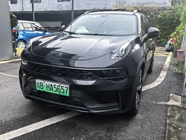 Lynk & Co 01 EM-P 2022 1.5TD PHEV Plus