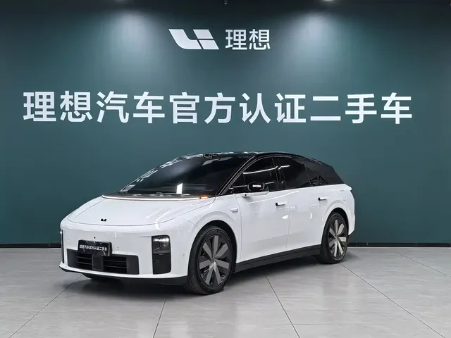 Li Auto i6 2025 4WD Base Model