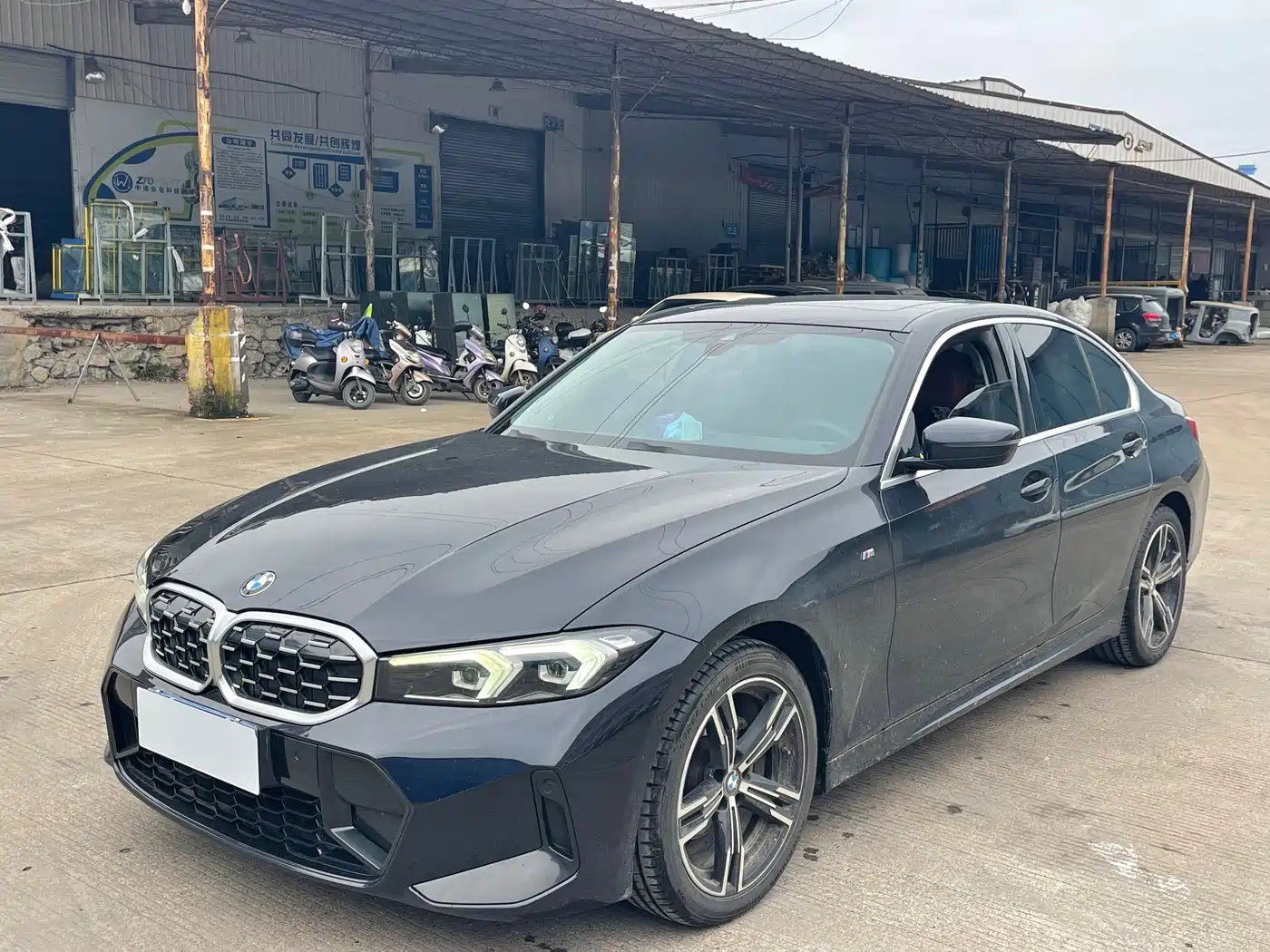 BMW 3 Series 2023 325Li M Sport Black Night Package