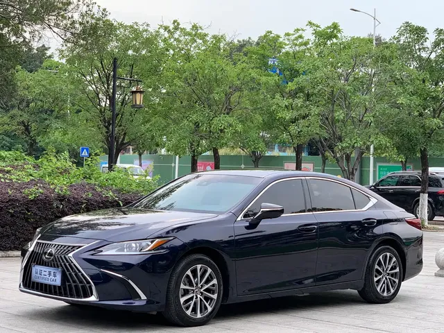 Lexus ES 2022 200 Excellence Edition