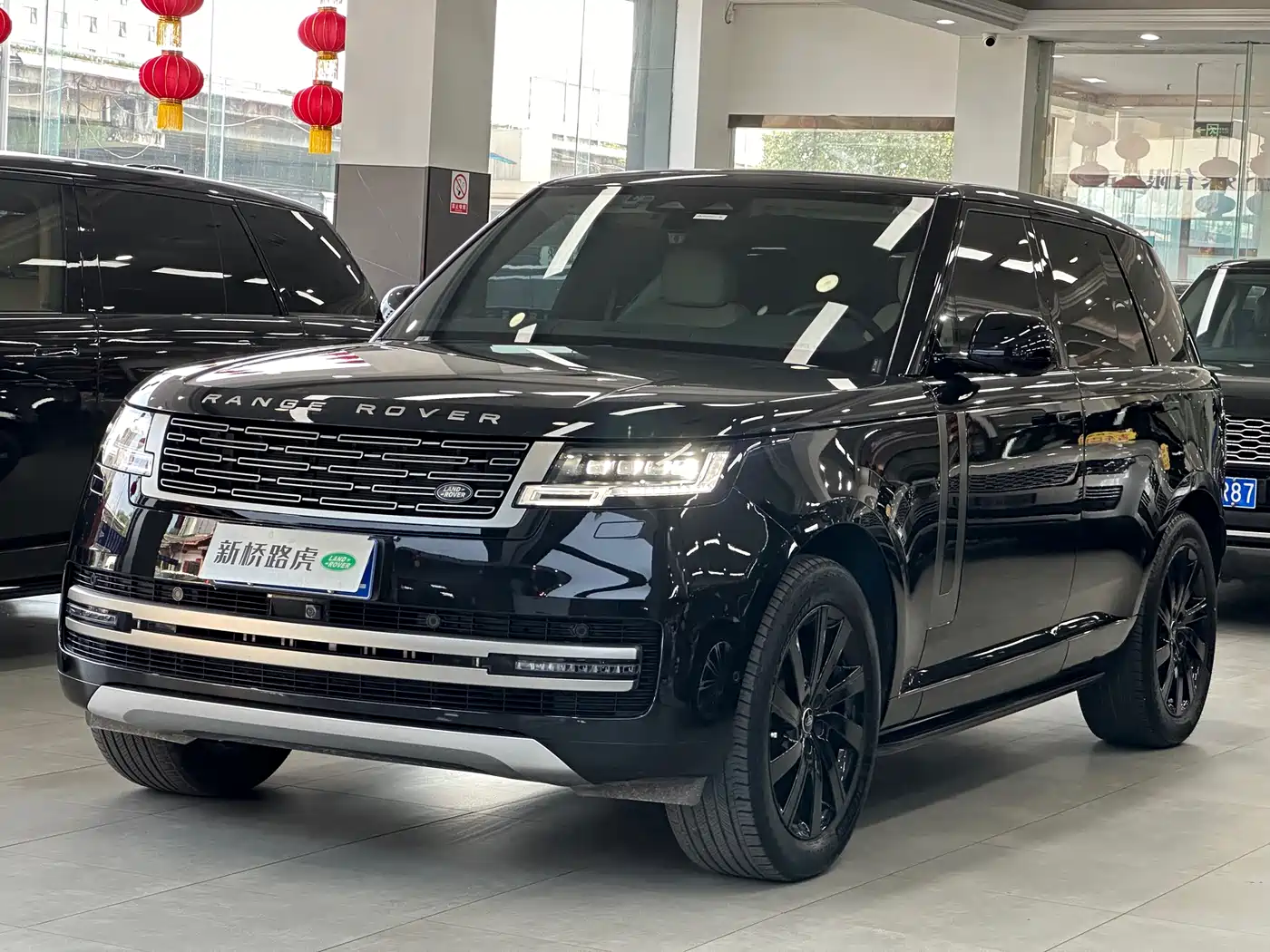 Land Rover Range Rover 2023 3.0 L6 360PS Golden Age Edition