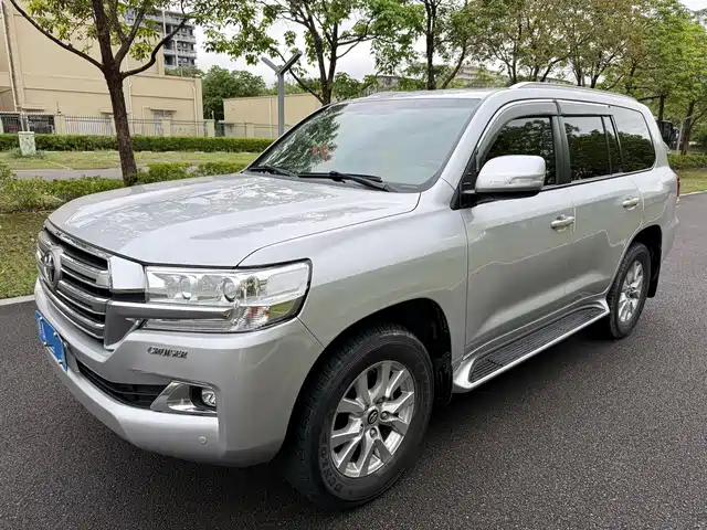 Toyota Land Cruiser (Import), 2020