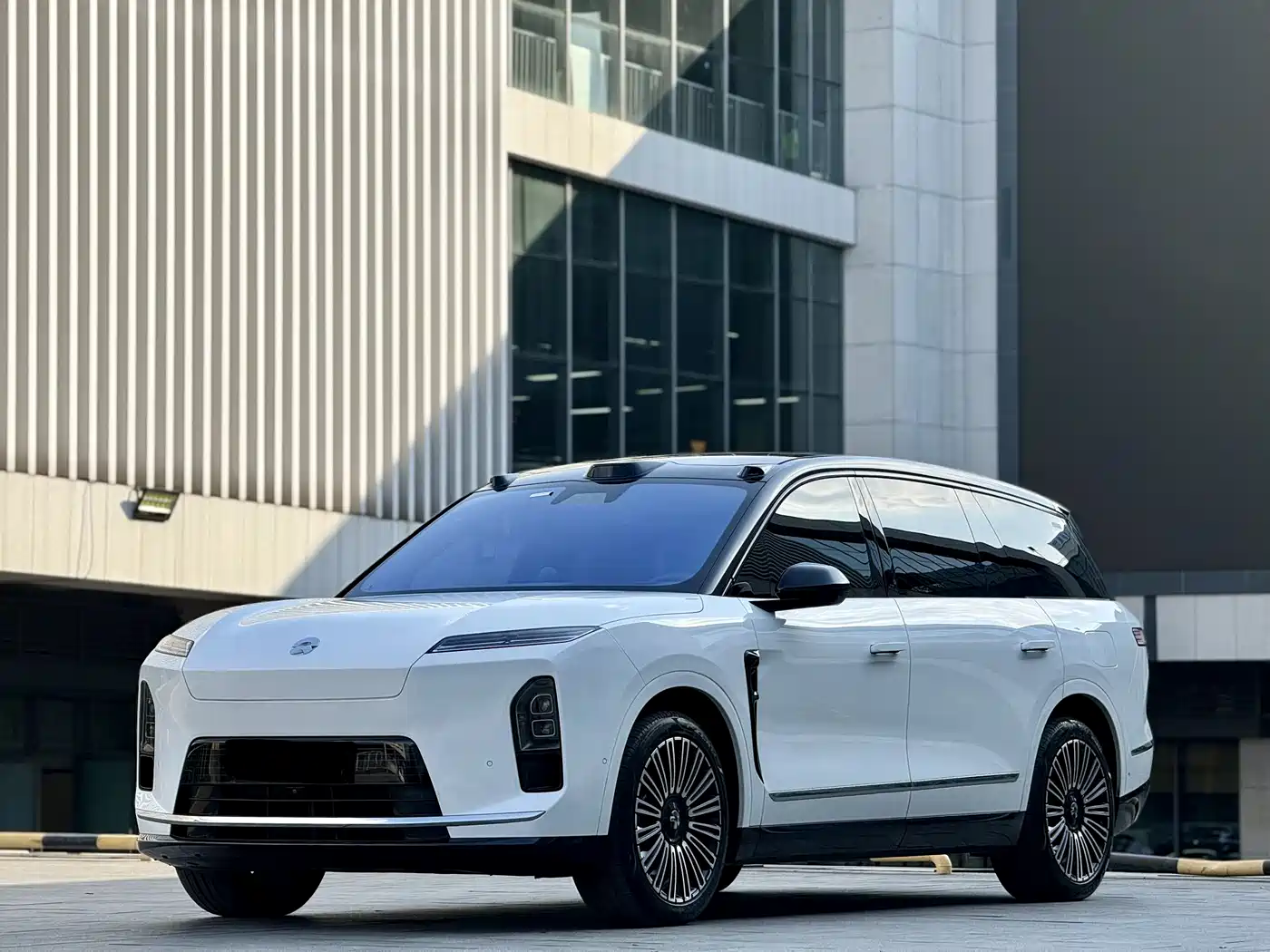NIO ES8 2025 Model 6-Seat Executive Luxury Edition
