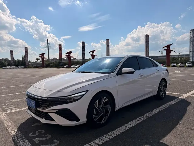 Hyundai Elantra 2023 Model 1.5L CVT LUX Premium Edition