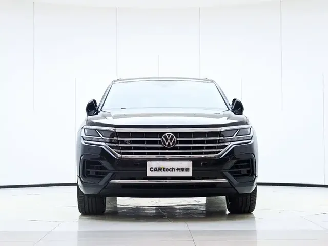 Volkswagen Touareg 2023 3.0TSI R-Line Classic Sports Package