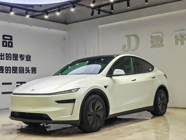 Tesla Model Y 2026 Long Range All-Wheel Drive