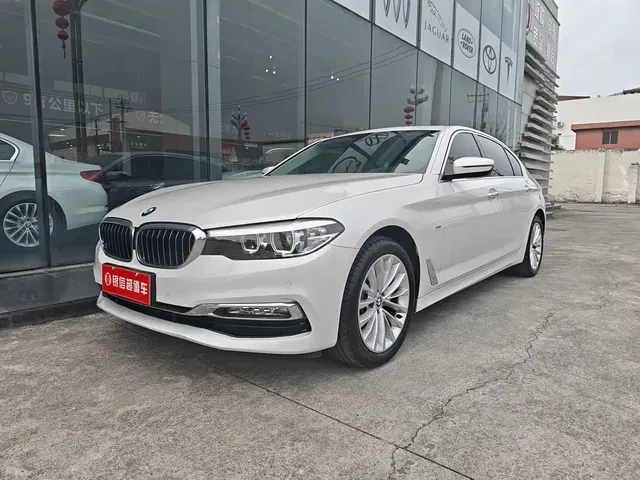 BMW 5 Series 2018 525Li Luxury Package