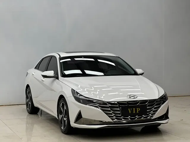 Hyundai Elantra 2021 1.5L CVT LUX Premium Edition