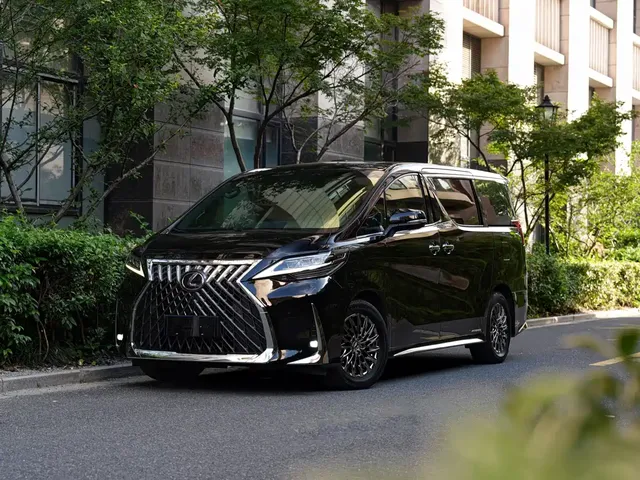 Lexus LM 2020 300h 4-Seat Imperial Edition