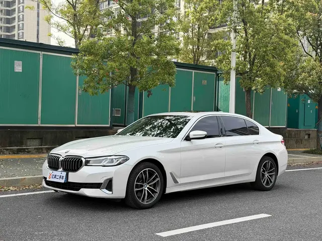 BMW 5 Series 2021 525Li Luxury Package