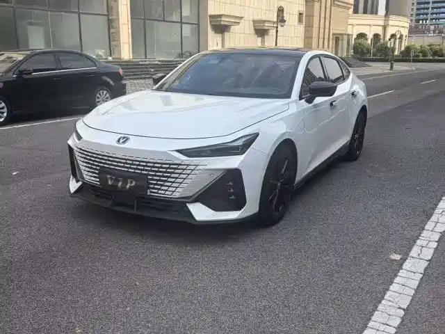 Changan UNI-V 2023 1.5T Luxury Edition