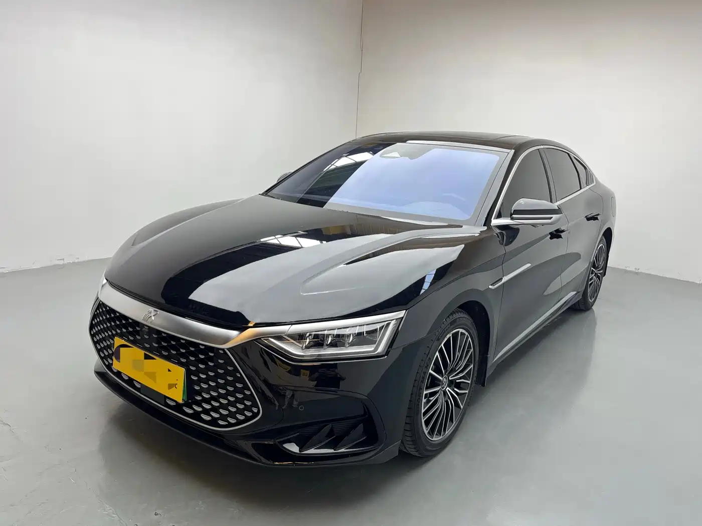 BYD Han 2023 DM-i Champion Edition 200KM Exclusive