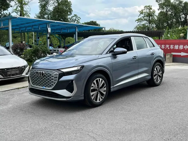Audi Q4 e-tron 2023 40 e-tron Pioneer Edition