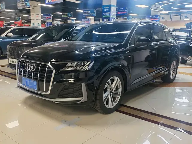 Audi Q7 2023 45 TFSI quattro S line Sport