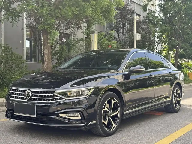 Volkswagen Magotan 2023 2 Million Units Anniversary Edition 330TSI DSG Leading Type