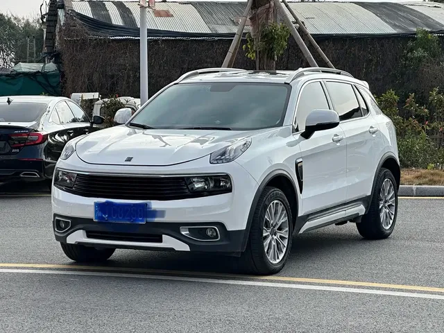 Lynk & Co 01 2017 2.0T 2WD