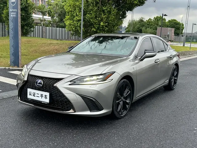 Lexus ES 2021 300h F SPORT