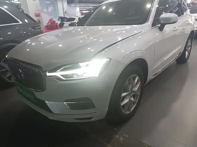 Volvo XC60 2021 T5 AWD Momentum
