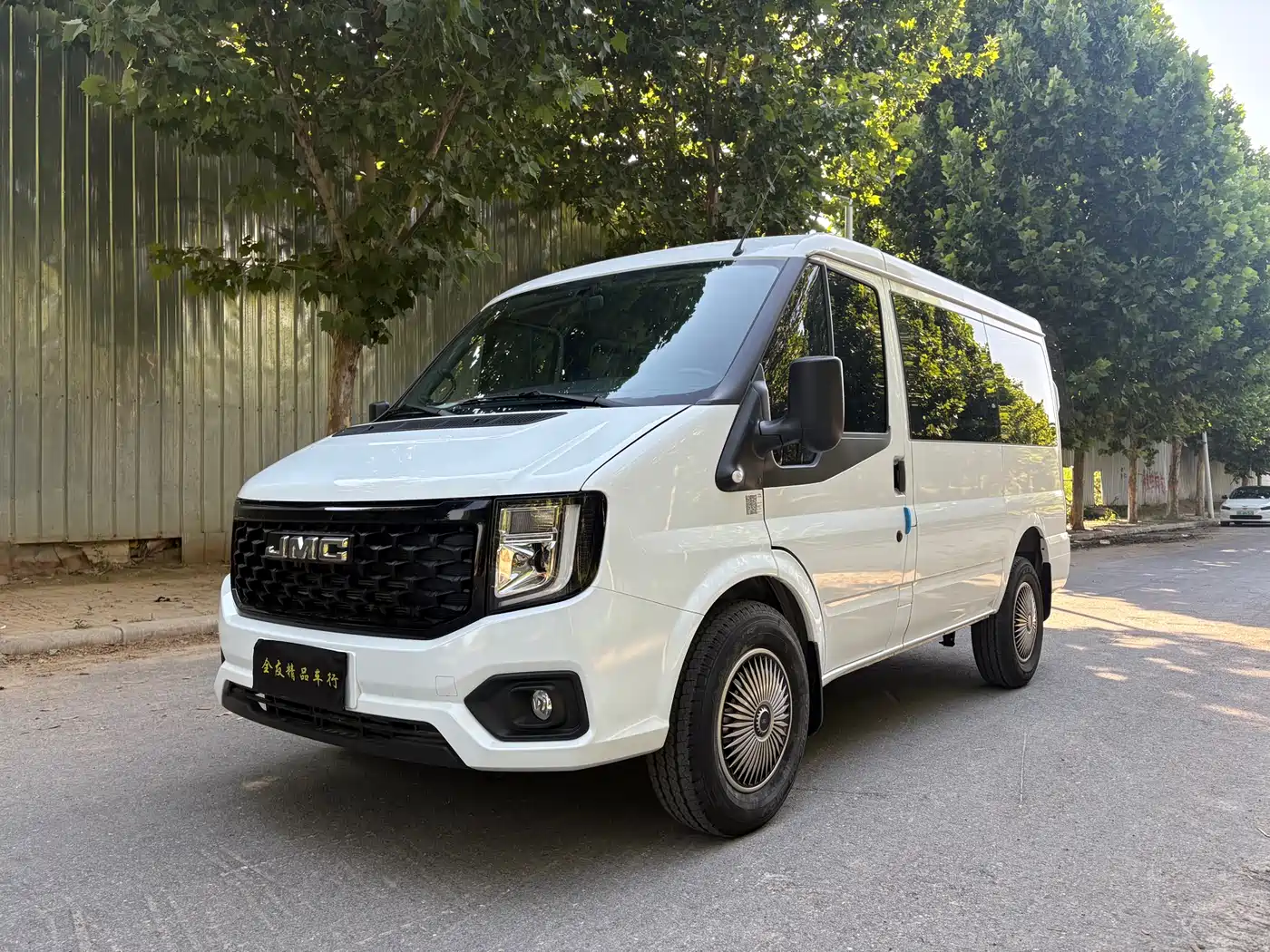 Jiangling JMC Fushun 2025 Model 2.0T 8AT Diesel Short Wheelbase Low Roof Commercial MPV 5/6 Seats Lift-up Tailgate