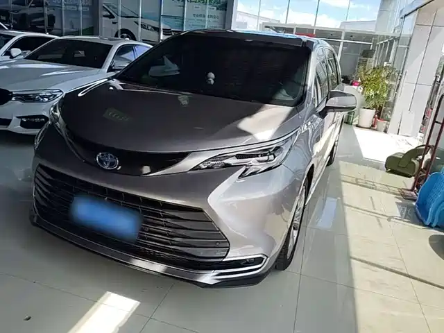 Toyota Sienna 2023 2.5L Hybrid Comfort Edition