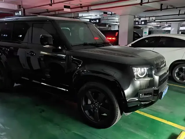 Land Rover Defender 2023 Model 110 3.0T P400 X-DYNAMIC HSE
