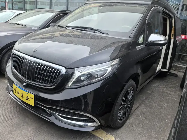 Mercedes-Benz V-Class 2017 Model V 260 L Premium Extended Edition