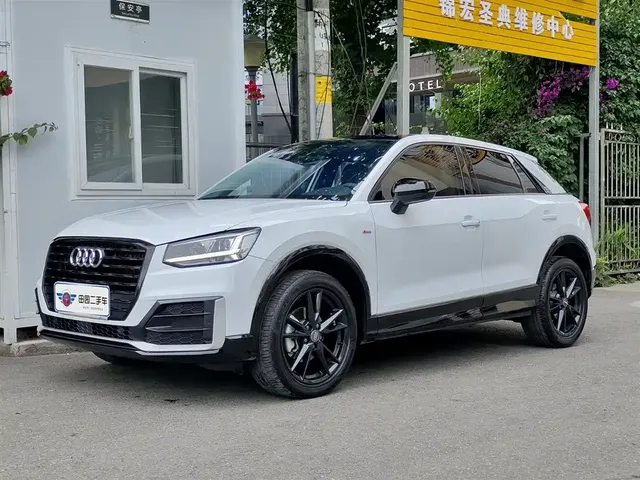Audi Q2L 2021 35 TFSI Fashion Elegance