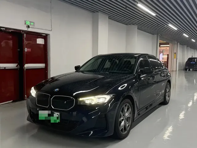 BMW i3 2025 eDrive 35 L