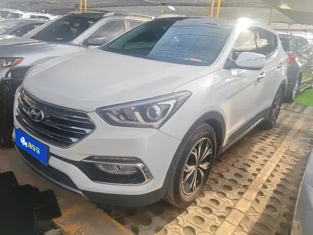 Hyundai Santa Fe 2017 2.0T Automatic 4WD Flagship 7-Seater