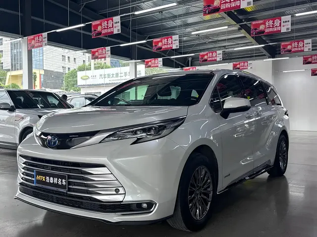 Toyota Sienna 2021 2.5L Hybrid Platinum Edition
