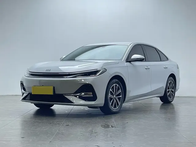Geely Galaxy A7 2025 EM-i 70km Luxury Edition