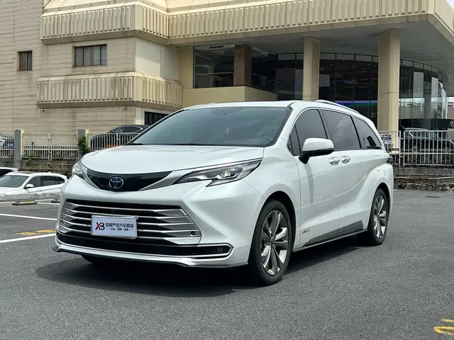 Toyota Sienna 2021 2.5L Hybrid Platinum Edition