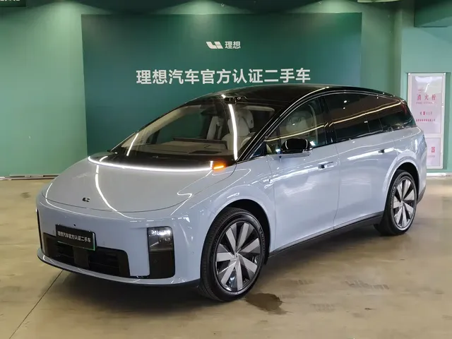 Li Auto Li i8 2025 Standard Edition