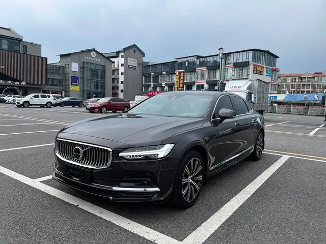 Volvo S90 2021 Model B5 Momentum Luxury Edition