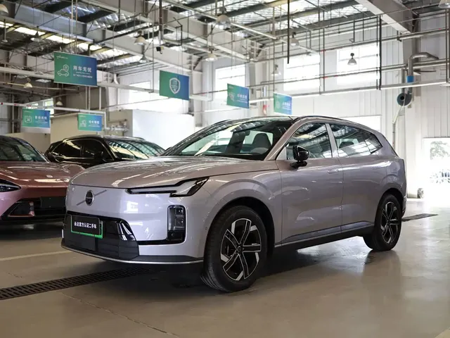 Volvo XC70 Plug-in Hybrid 2026 AWD Extended Range Core