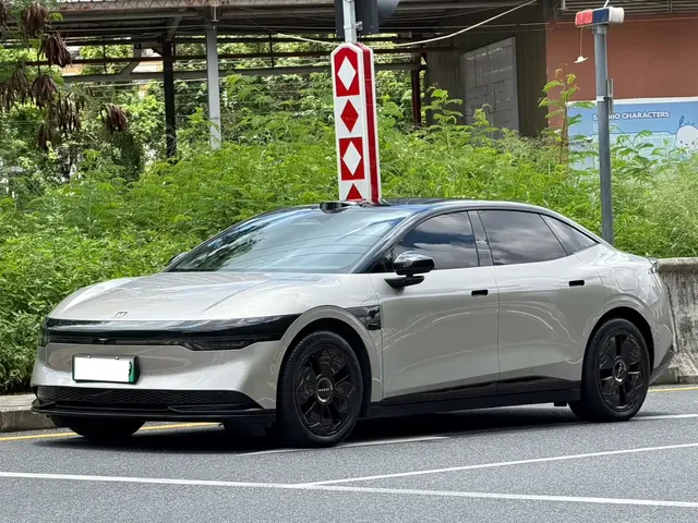 ZEEKR 007 2024 RWD Intelligent Driving Edition 100kWh