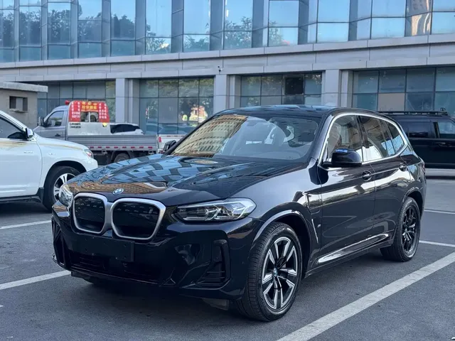 BMW iX3 2022 Facelift Leading Model