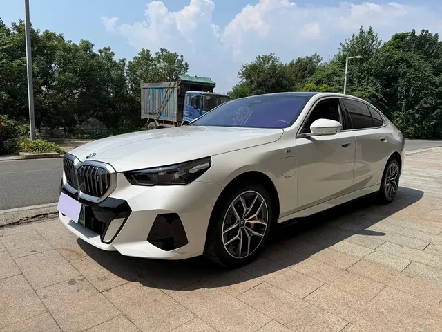 BMW i5 2024 eDrive 35L Premium Model M Sport Package