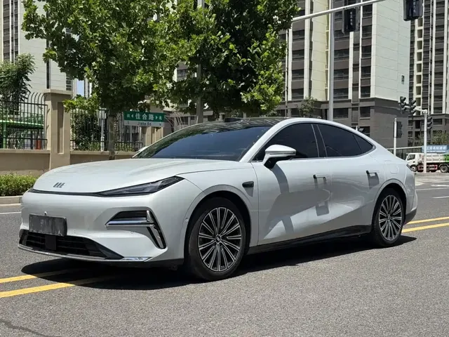 Geely Galaxy Xingyao 8 2025 130km EM-P Starship Edition