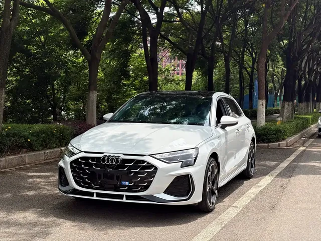 Audi A3 2025 Model Sportback 35TFSI Flying Premium + Luxury Selection Package (Southern Edition)