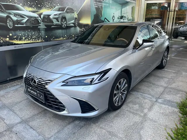 Lexus ES 2025 300h Premium Edition