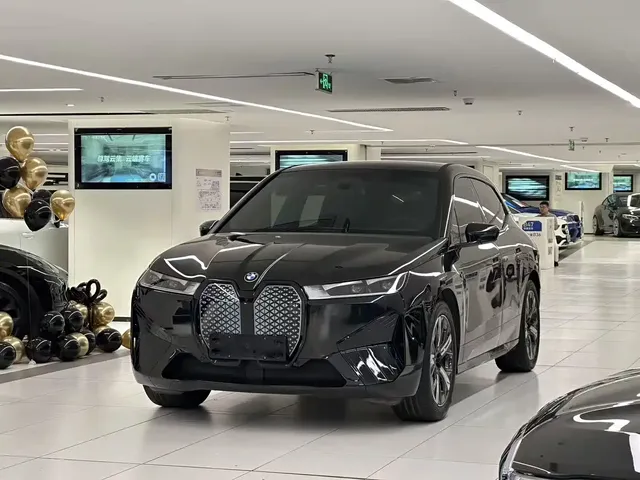 BMW iX 2023 Facelift xDrive40