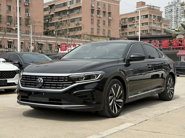 Volkswagen Passat 2023 330TSI Luxury Edition