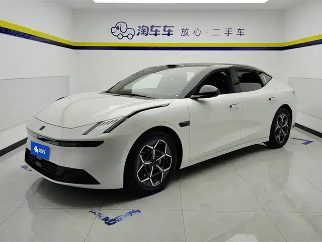 Lynk & Co 10 EM-P 2025 240km Base