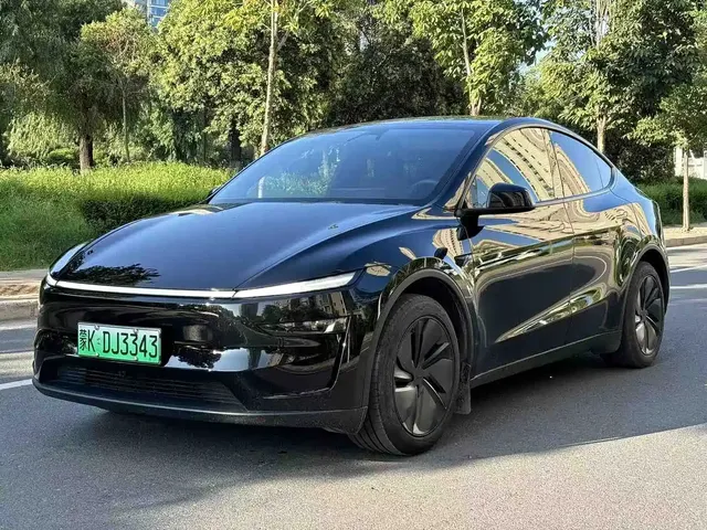 Tesla Model Y 2026 Rear-Wheel Drive