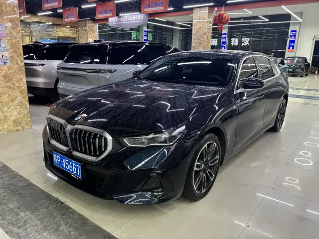 BMW 5 Series 2025 525Li M Sport Package