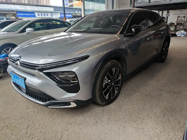 Citroën Versailles C5 X 2024 1.6T Momentum Extraordinary